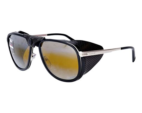 Vaurnet sunglasses - A complete selection of all Vuarnet sunglasses style with the best mineral glass lenses available online. Made in France. Find the style that matches the best for you : from the new releases to the timeless frames, from polarized to mirror or bi-shaded lenses, to drive, to ski or for everyday use. 